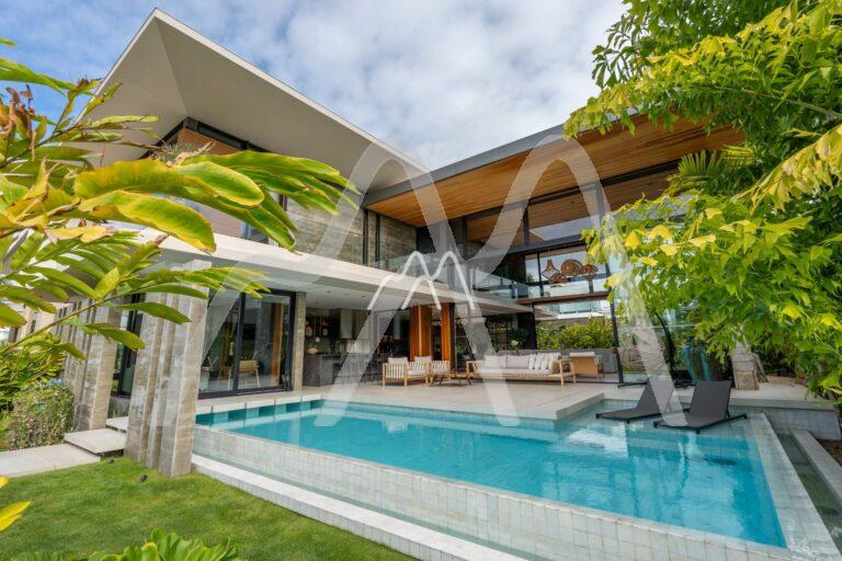 Casa à venda em Jurerê Internacional projeto Marília Ruschel