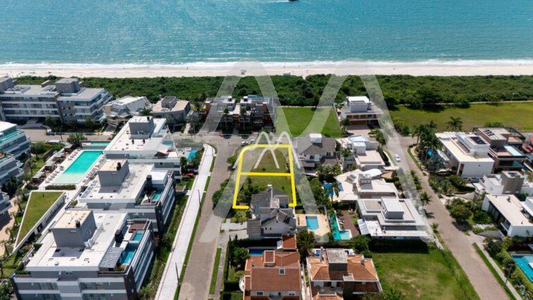 Excelente terreno próximo ao mar à venda em Jurerê Internacional