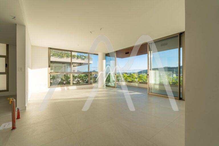 Apartamento com vista mar e sacada à venda no PURO