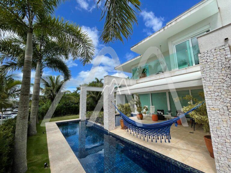 Casa estilo contemporânea a poucos passos da praia de Jurerê Internacional