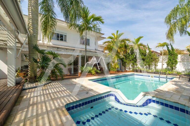 Casa à venda em Jurerê Internacional