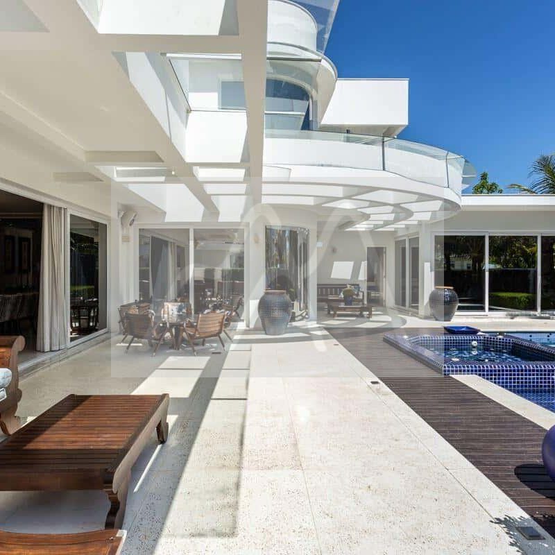 100f90ad-65b0-46a2-b128-80aa20a9f5ec